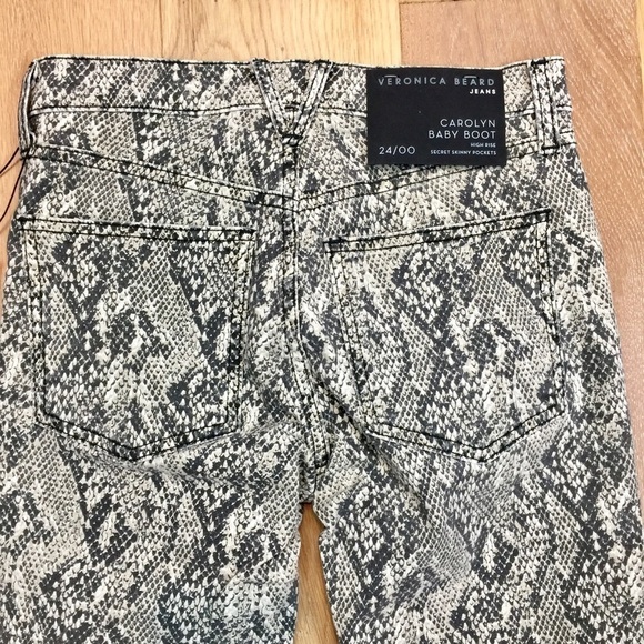 Veronica Beard Carolyn High-Rise Baby-Boot Jeans - Picture 9 of 13